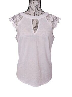 Trende White Keyhole Crochet Lace Cap Sleeve Blouse Small NWT Tie Back Boho